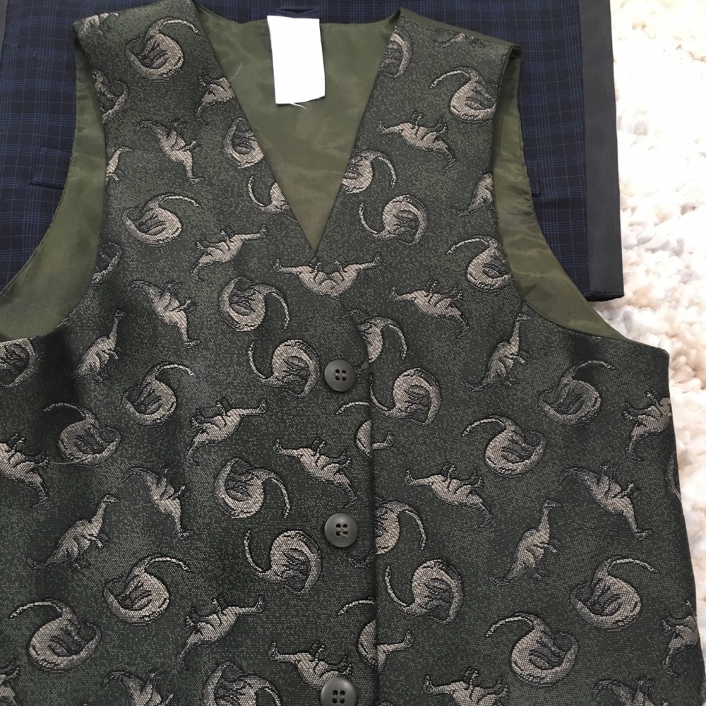 2 Dress up vest
